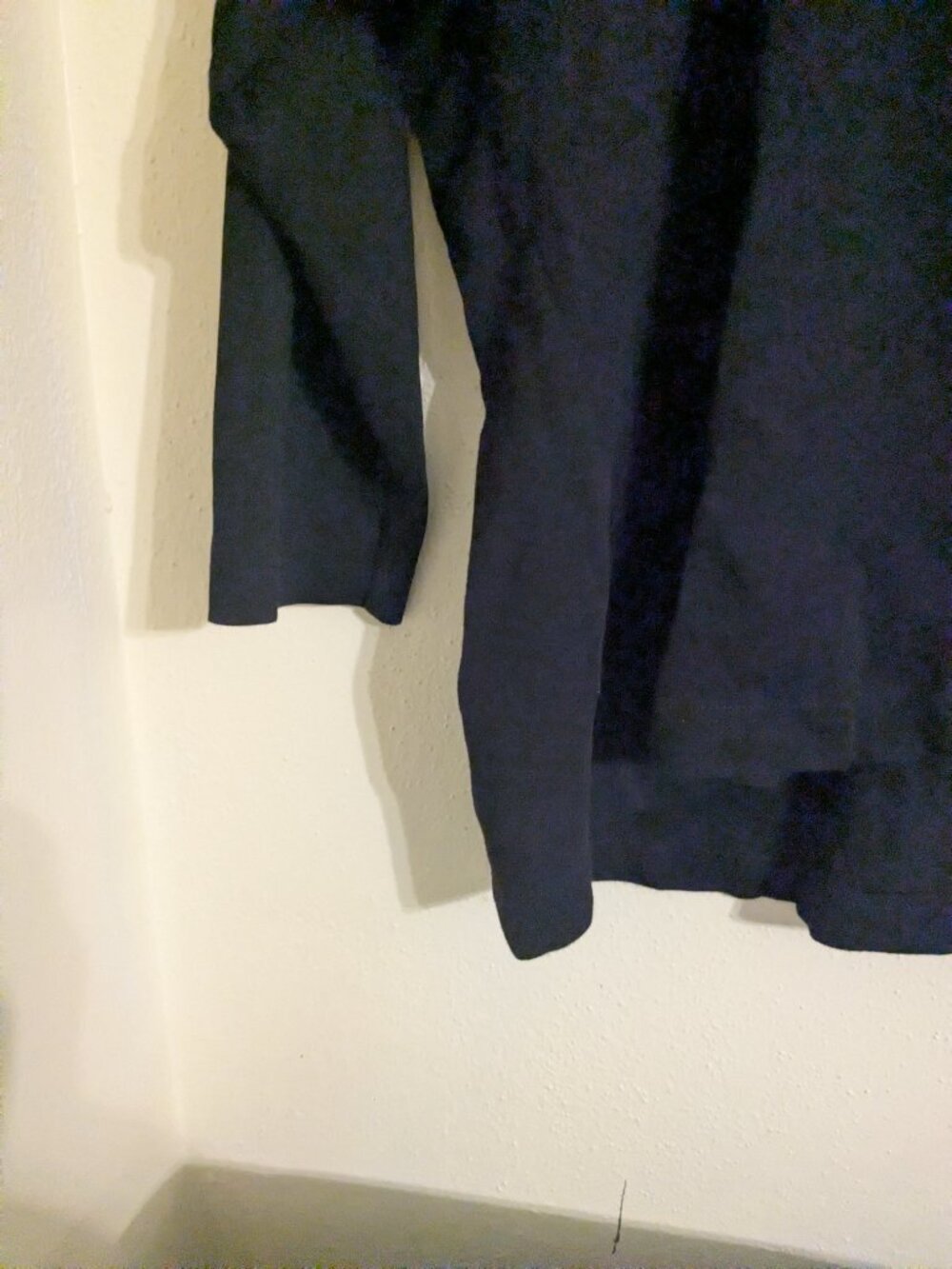 Square neck tshirt. - Picture 3 of 4